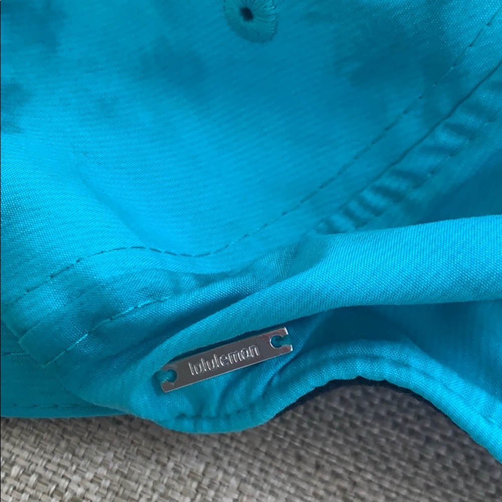lululemon hat - Picture 3 of 4